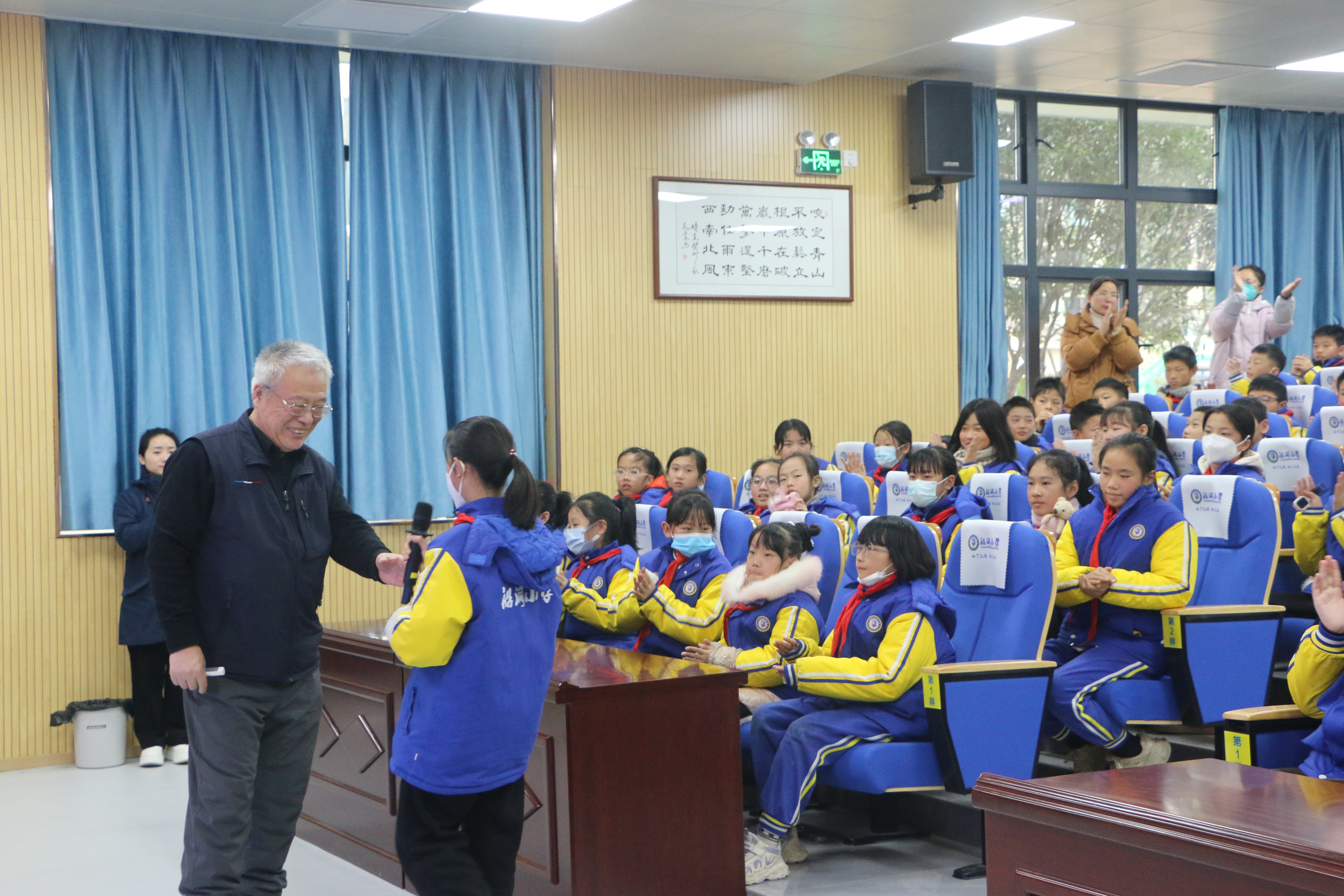 王文利 船洞小学.JPG