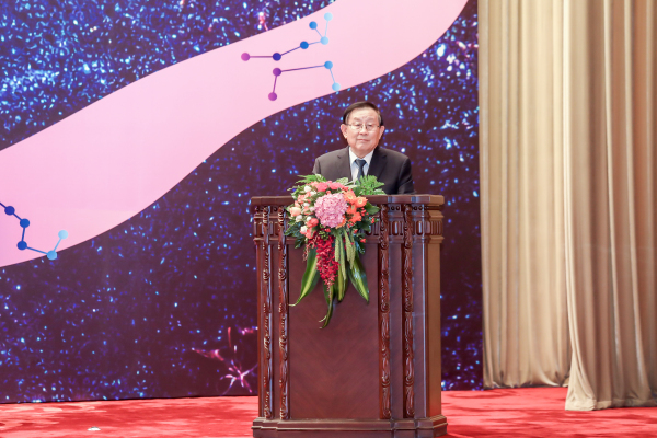 Sc4d6d172a5824e459557ee97e62beee1-600.jpg
